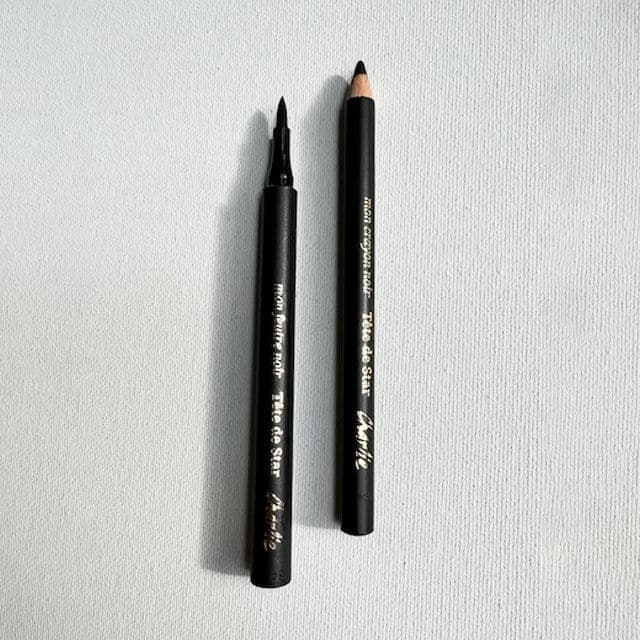 Crayon noir et feutre noir "Tête de Star"